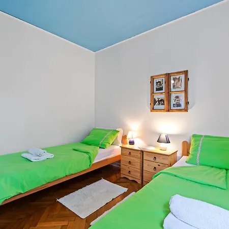 Impreza Vabriga Apartament *